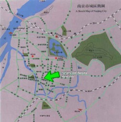 Plano de Nanjing. La flecha indica dónde me alojaba. Los nombres de las calles ¿están claros? ¿NO?