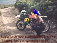 En la 'afoto' mi Enduro 360 c.c. H6 y yo, en 1979, camino del Puerto de Malangosto, para ver si era verdad lo que decia D. Juan Ruiz (Arcipreste de Hita) en su Libro de Buen Amor: Pasando yo una mañana el puerto de Malangosto asaltóme una serrana tan pronto asomé mi rostro. -“Desgraciado, ¿dónde andas? ¿Qué buscas o qué demandas por aqueste puerto angosto?”