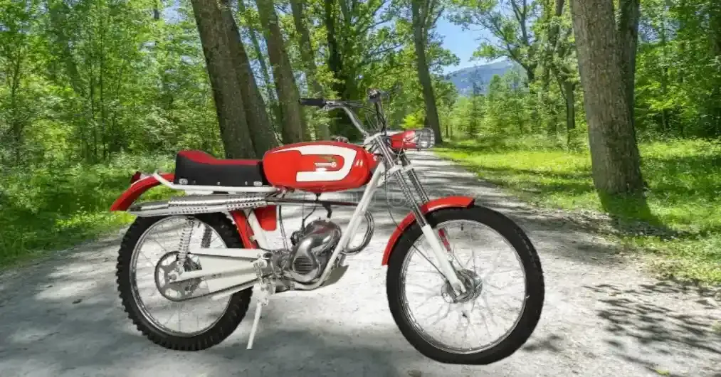 Ducati 50 TT 4V (prestada por un amigo)