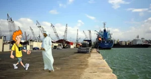 Ante la imposibilidad de encontrar en Libia una tarjeta postal, me puse a hacer una foto del puerto de Trípoli, pero entre los edificios del puerto había una comisaría de policía y ....