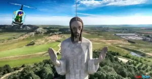 El Cristo del Otero (Sagrado Corazón de Jesús) es una escultura de 21 metros. de altura (2.ª más alta del mundo) que se encuentra en un otero en las cercanías de la ciudad de Palencia. El Cristo del Otero parece estar en posición de bendecir a la ciudad. Fue construido en el año 1930 por el escultor palentino Victorio Macho. El Cristo del Otero presenta un estilo que recuerda el art déco, con resonancias cubistas, y ecos del arte del Antiguo Egipto en la hierática postura de la figura. La voluntad del autor fue que fuese enterrado a los pies del mismo. A sus pies hay excavada una ermita (ermita de Santa María del Otero) y un pequeño museo donde se encuentran los proyectos de su autor (también el mausoleo del autor por deseo propio). En la entrada a la ermita hay una pequeña explanada y un mirador desde el que se tiene una bella panorámica de la ciudad.